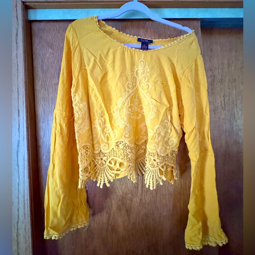 Elegant Yellow Lace Bell Sleeve Blouse